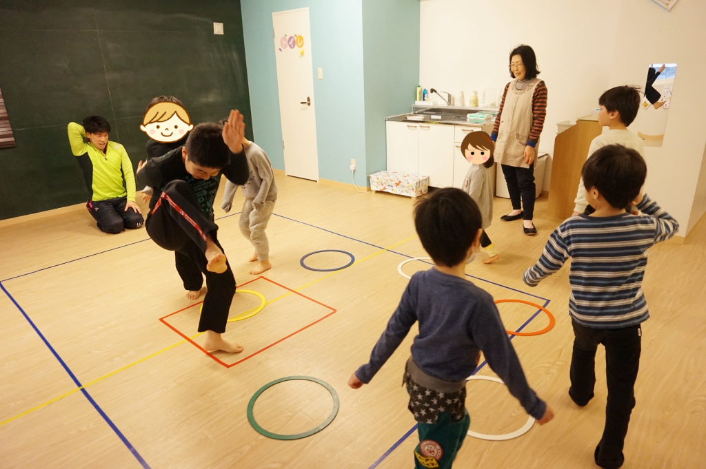 次は椅子(輪っか)取りゲーム